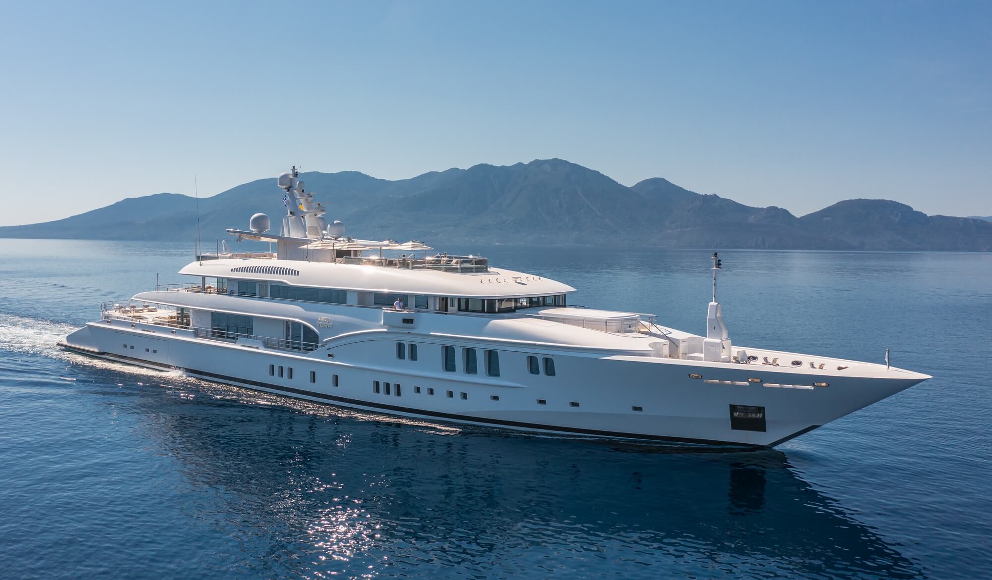 Lady Vera | Nobiskrug 73,52m | 2011/2023 | 12 guests | 6 cabins | 16 crewyacht chartering