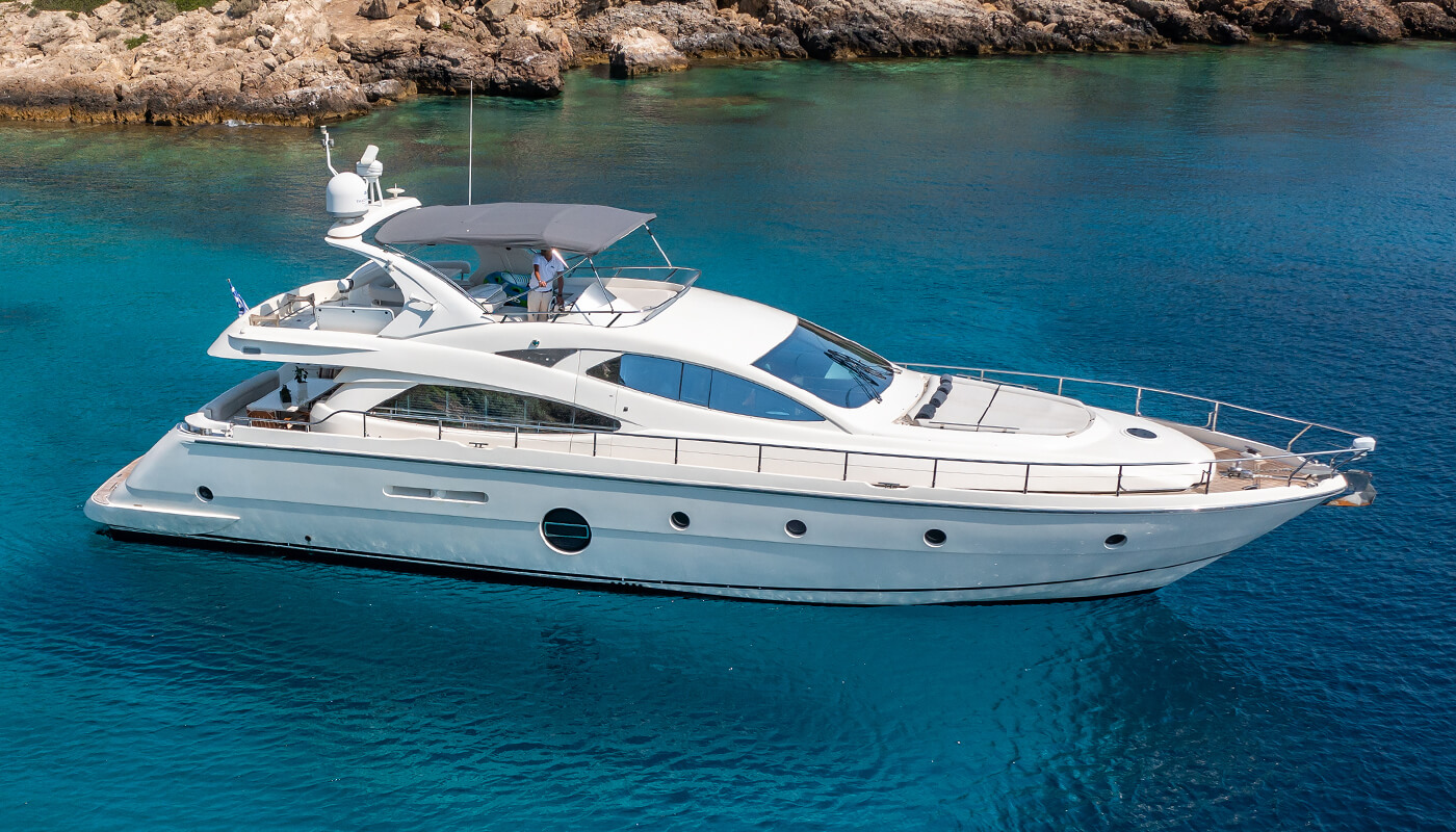 George V | Aicon 64 20m | 2008 / 2022 | 8 guests | 4 cabins | 3 crewyacht chartering