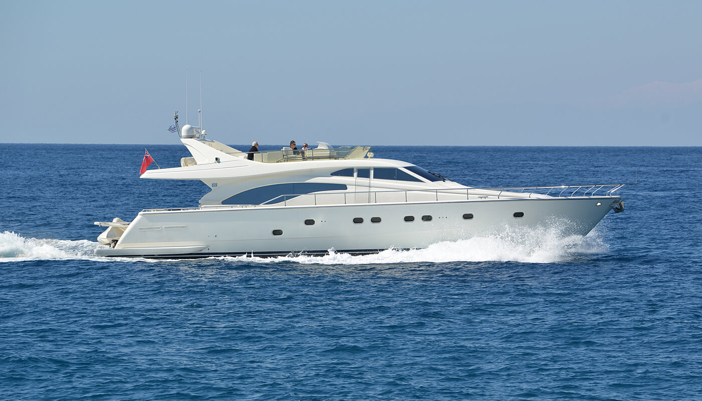 Mary | Ferretti 68' | 2000 / 2016 | 8 guests | 4 cabinsyacht chartering